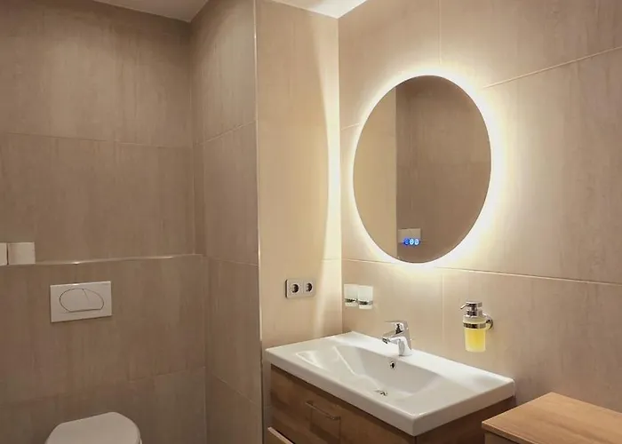 Elegance Lux Living 212 *
