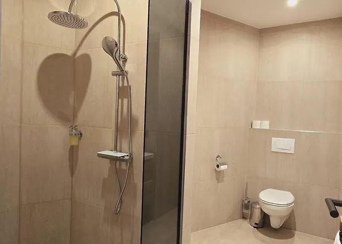 Elegance Lux Living 212